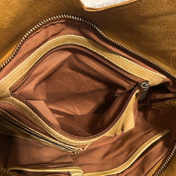 Latico Casey Leather Crossbody Handbag - Picture 10 of 11